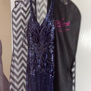 I’m selling a Sherri Hill prom dress. it’s only been worn twice.